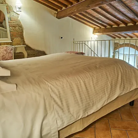 Podere Gli Olmi Country house